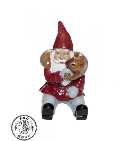 Santa with squirrel 1910, 8x6x10CM